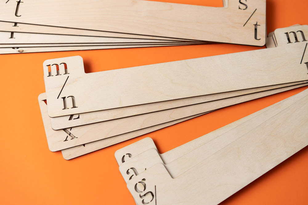 Alternative view of the cut-out vinyl record dividers